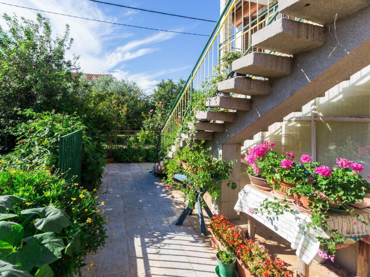 Linda - Uma210 By Interhome Umag