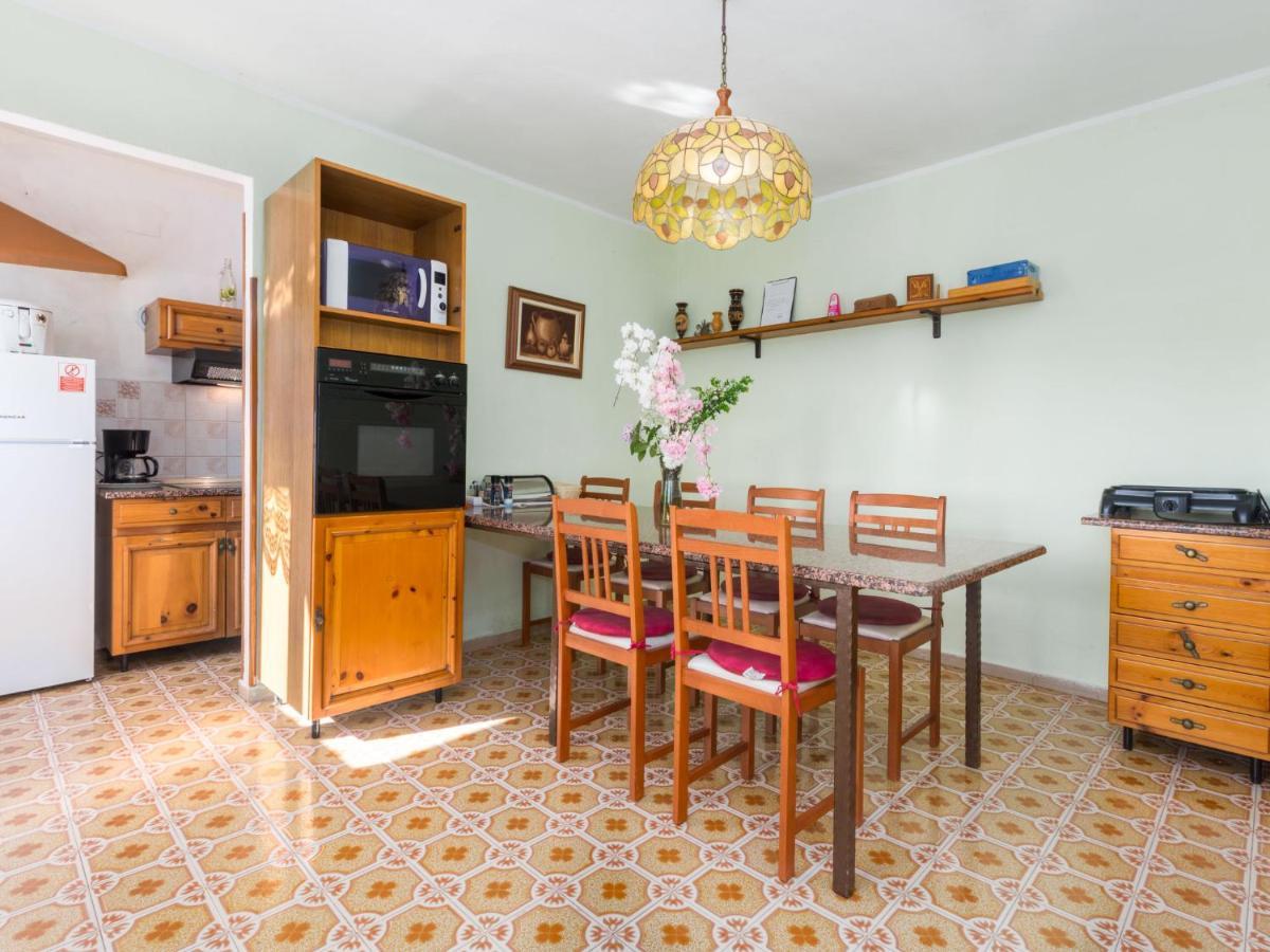 Linda - Uma210 By Interhome